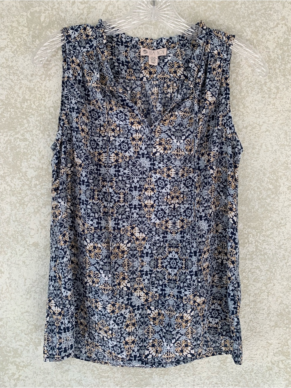 Lila Rose Navy and Cream Floral Sleeveless V-Neck Camisole XS